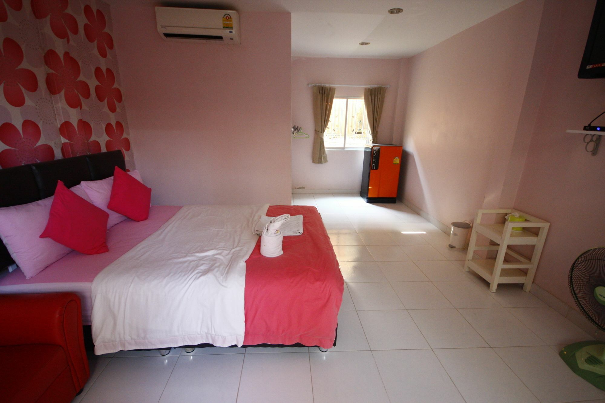 Tawaen Beach Resort Larn-sziget Kültér fotó