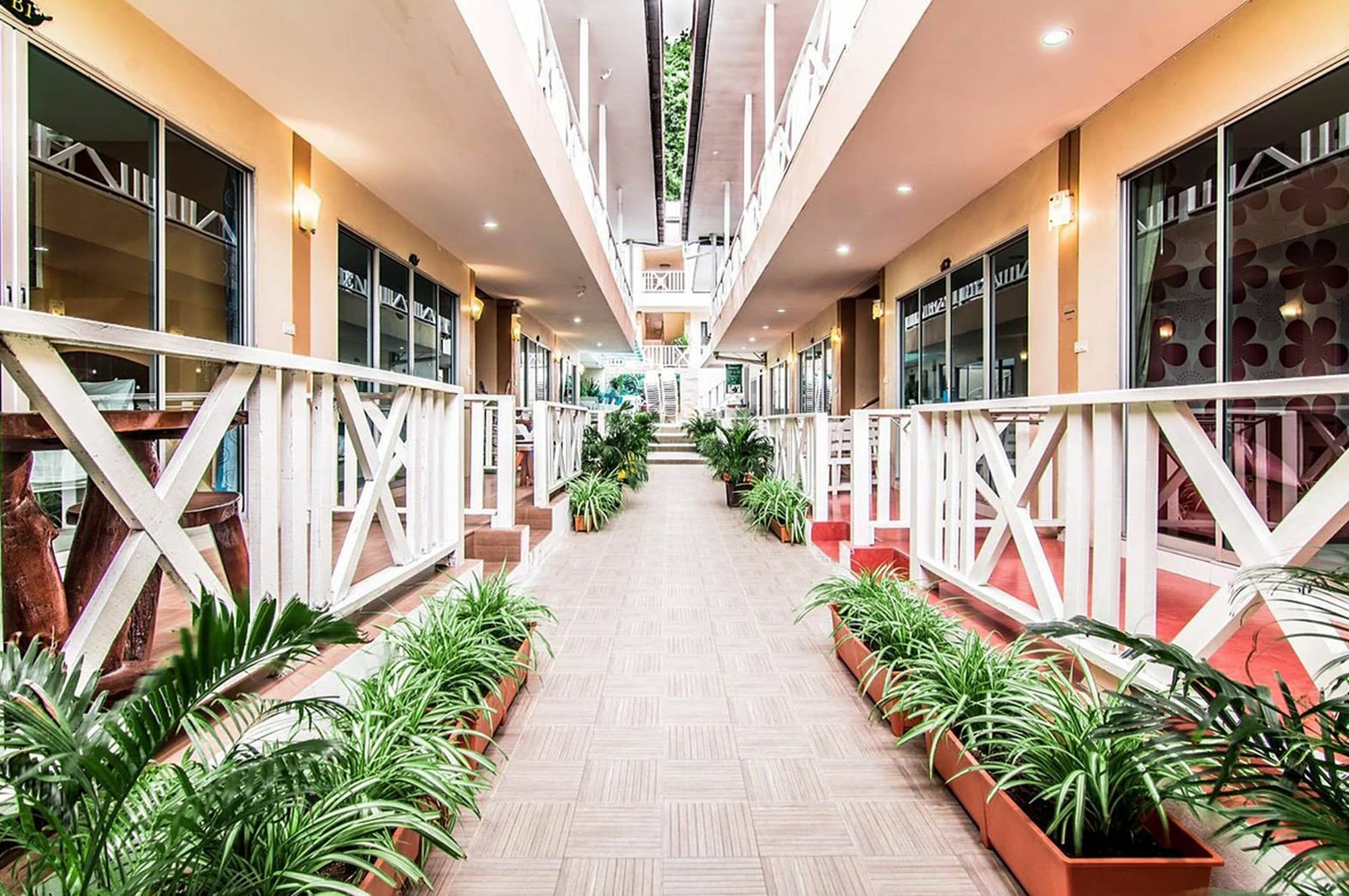 Tawaen Beach Resort Larn-sziget Kültér fotó